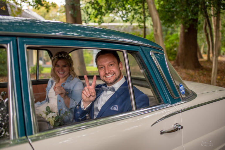 Brautpaar Hochzeitsauto Mercedes Palais Rastede