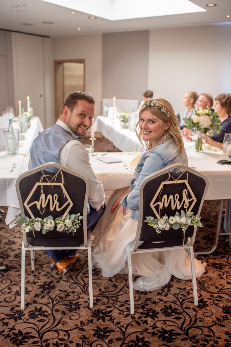 Brautpaar Stuhlschmuck Mr. Mrs.