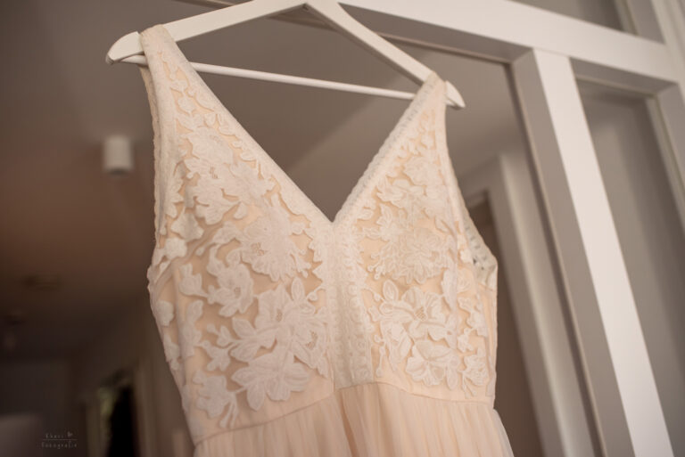 Brautkleid Detail Brautstyling