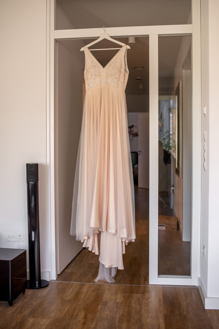 Brautkleid Detail Brautstyling