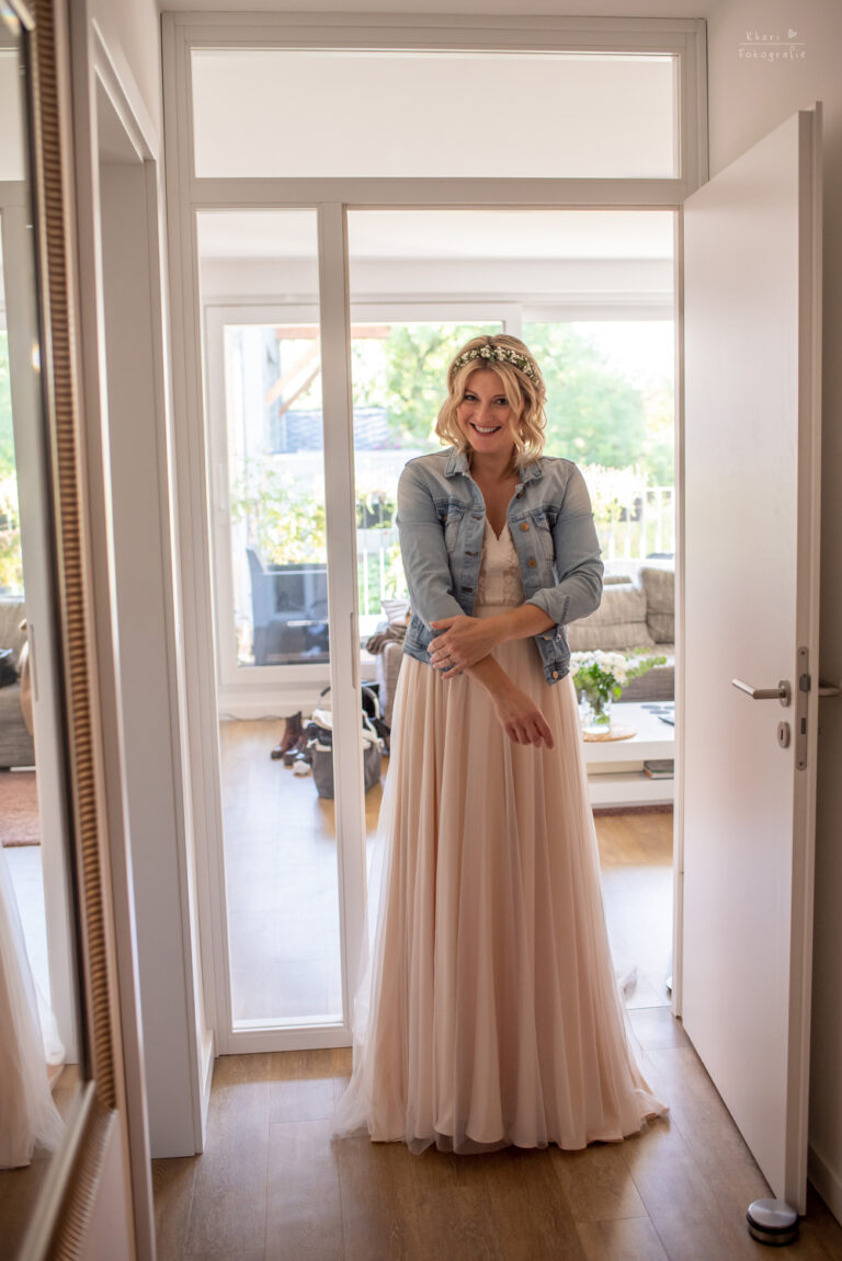 Brautstyling Jeansjacke Brautkleid Oldenburg