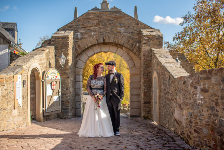 Hochzeit Burg Scharfenstein Fotoshooting Brautpaar