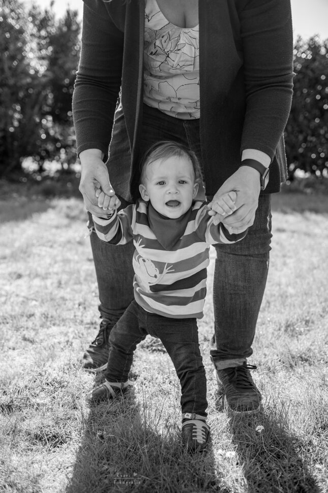 Familienshooting Nethen Erste Schritte Kind